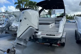 2025 Sea Ray SDX 270 Outboard