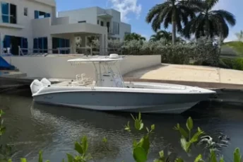 2005 Boston Whaler 320 Outrage