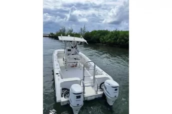 2017 Twin Vee 26 Center Console
