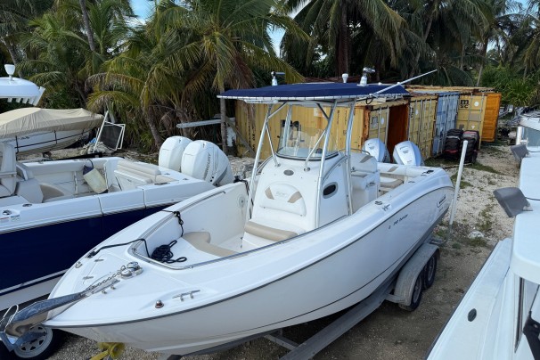 2007 Boston Whaler 240 Outrage