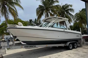 2014 Boston Whaler 270 Vantage