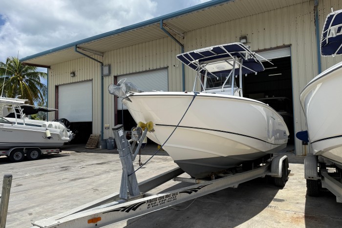 2007 Boston Whaler 240 Outrage